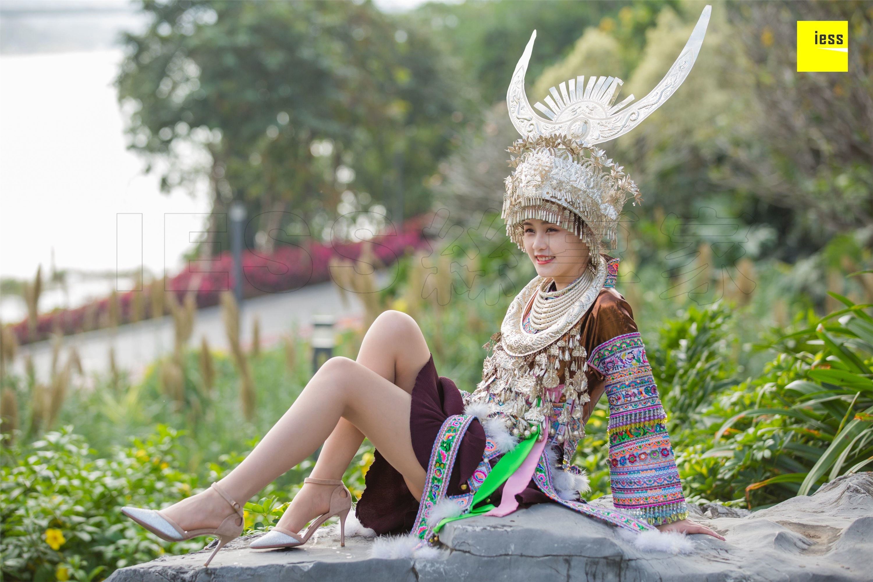 IESS异思趣向 2018.12.04《魔鬼周三》特刊45期：九妹- 穿丝袜的苗族九妹